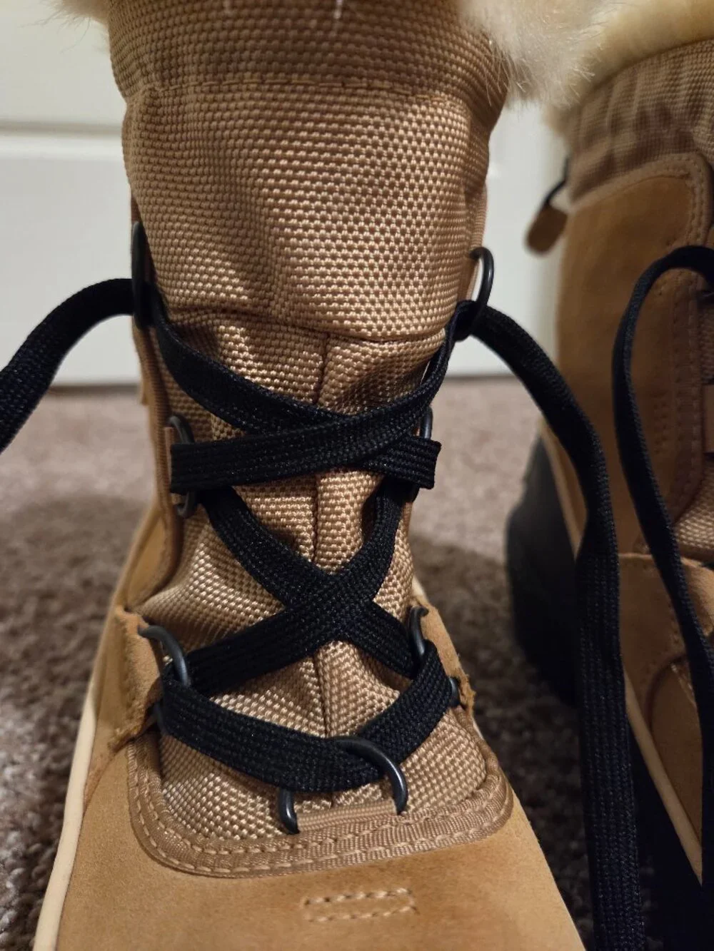 Sorel Women's Boots Tivoli II- US Size 9